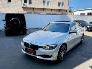 BMW 328i
