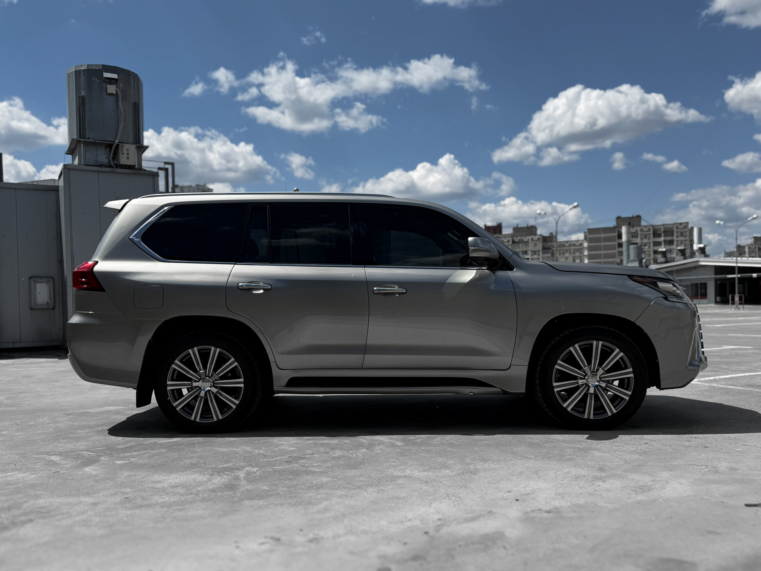 Lexus LX 570